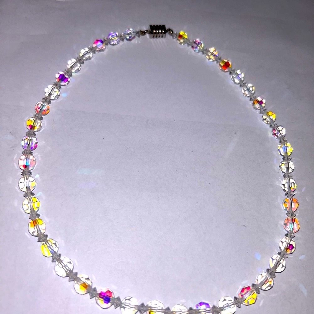 Vintage natural faceted Aurora Borealis choker barrel clasp. EUC